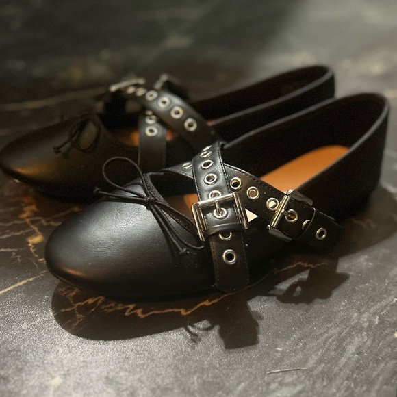 Madden Girl Shoes - Madden Girl Black Flats with Buckle & Metallic Accents